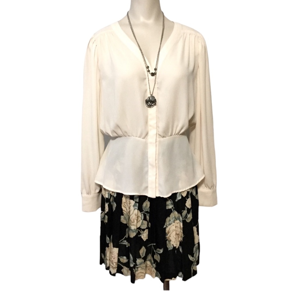 UNBRANDED sz Small Blouse Peplum Long Sleeve Button Front V Neck Apricot